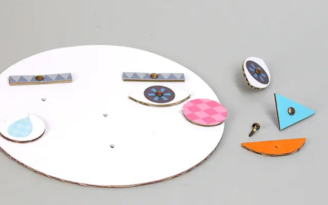 Make a face emotion toy step 1